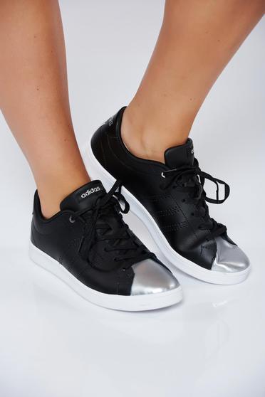 Fekete Adidas hétköznapi sport cipő fémes jellegű orral