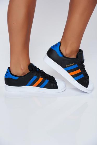 Fekete Adidas originals hétköznapi sport cipő fűzővel köthető meg