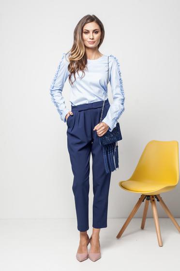 Világoskék PrettyGirl elegáns irodai női blúz ráncolt ujjakkal
