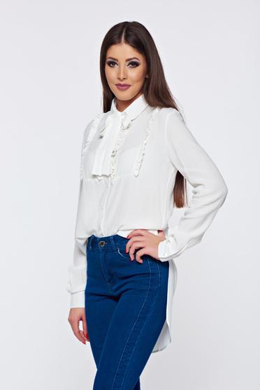 Fehér PrettyGirl elegáns női ing fátyol anyagból asszimmetrikus szabással fodrokkal a mellrészen