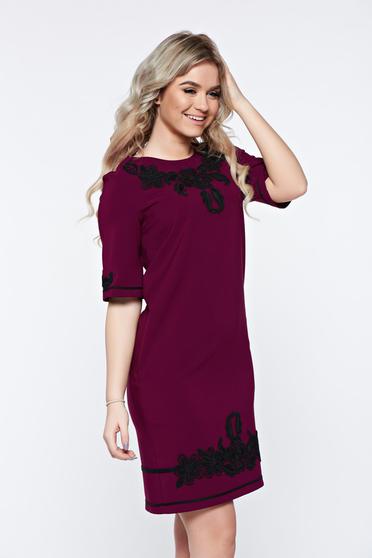 Lila LaDonna elegáns zsebes ruha hímzett betétekkel