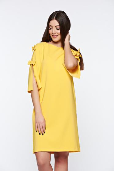 Sárga LaDonna elegáns bő szabás ruha kivágott ujjrész
