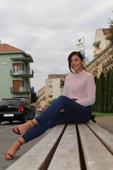 Rózsaszínű női ing elegáns bő szabású enyhén áttetsző anyag