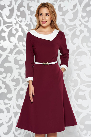 Burgundy ruha elegáns harang enyhén rugalmas szövet öv típusú kiegészítővel