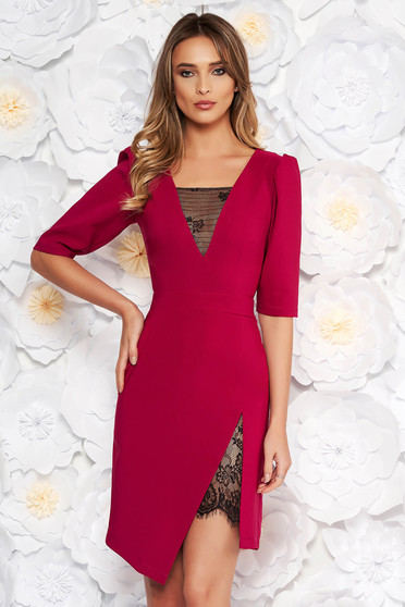 Fukszia LaDonna elegáns ruha szűk szabás v-dekoltázzsal csipke díszítéssel